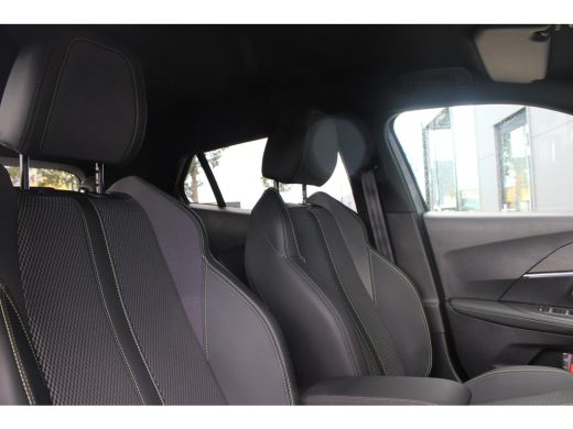 Peugeot 2008 1.2 Hybrid 145 GT | Automaat | Navigatie | Camera voor + achter | 18 Inch | Apple carplay | NL au... ActivLease financial lease