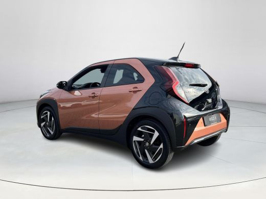 Toyota Aygo Hybrid 115 envy | &euro; 1.500 extra inruilwaarde | ActivLease financial lease