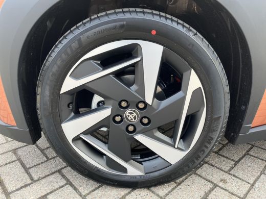Toyota Aygo Hybrid 115 envy | &euro; 1.500 extra inruilwaarde | ActivLease financial lease