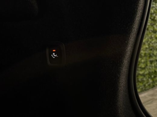 Volvo  XC40 T5 Recharge Ultimate Dark | Trekhaak | Schuifdak | Harman Kardon | Parkeercamera | All Season ban... ActivLease financial lease