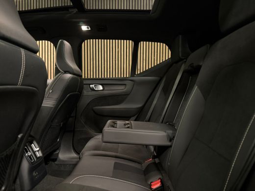 Volvo  XC40 T5 Recharge Ultimate Dark | Trekhaak | Schuifdak | Harman Kardon | Parkeercamera | All Season ban... ActivLease financial lease