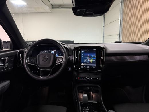 Volvo  XC40 T5 Recharge Ultimate Dark | Trekhaak | Schuifdak | Harman Kardon | Parkeercamera | All Season ban... ActivLease financial lease