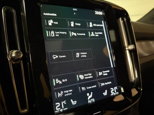 Volvo  XC40 T5 Recharge Ultimate Dark | Trekhaak | Schuifdak | Harman Kardon | Parkeercamera | All Season ban... ActivLease financial lease