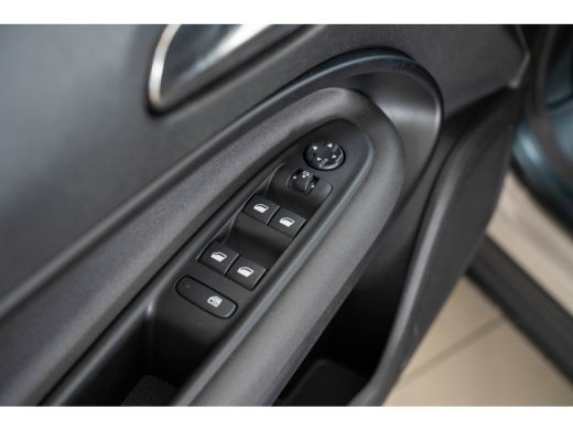 Alfa Romeo Junior 1.2 Turbo Hybrid Ibrida Speciale | Camera | LED | El. Stoelverstellnig | Navigatie | Climate Cont... ActivLease financial lease