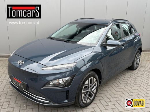 Hyundai Kona EV Fashion 64 kWh 204PK Camera/Adapt. cruise/Carplay-Android-auto/Stoel-stuurverwarming ActivLease financial lease