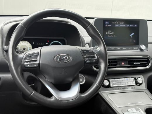 Hyundai Kona EV Fashion 64 kWh 204PK Camera/Adapt. cruise/Carplay-Android-auto/Stoel-stuurverwarming ActivLease financial lease