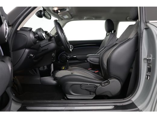 Mini 3-Deurs 1.5 Cooper Classic | LED | Union Jack | Navi | Sfeerverlichting | Sportstoelen | Half Leder | Cli... ActivLease financial lease