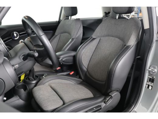 Mini 3-Deurs 1.5 Cooper Classic | LED | Union Jack | Navi | Sfeerverlichting | Sportstoelen | Half Leder | Cli... ActivLease financial lease