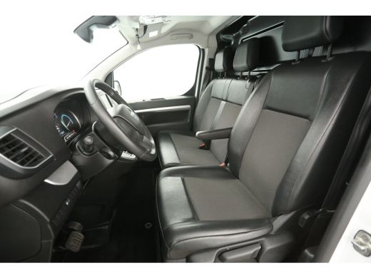 Opel Vivaro-e 75 kWh L3H1 Long Range | Snelladen | SOH 92% | Airco | Cruise | 3 Zits | Carplay | Parkeersens. ActivLease financial lease