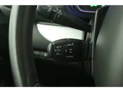 Opel Vivaro-e 75 kWh L3H1 Long Range | Snelladen | SOH 92% | Airco | Cruise | 3 Zits | Carplay | Parkeersens. ActivLease financial lease