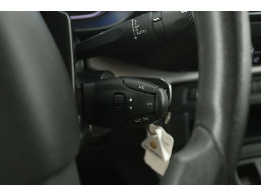 Opel Vivaro-e 75 kWh L3H1 Long Range | Snelladen | SOH 92% | Airco | Cruise | 3 Zits | Carplay | Parkeersens. ActivLease financial lease