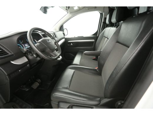 Opel Vivaro-e 75 kWh L3H1 Long Range | Snelladen | SOH 92% | Airco | Cruise | 3 Zits | Carplay | Parkeersens. ActivLease financial lease