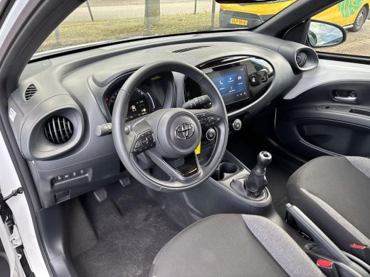 Toyota Aygo X 1.0 VVT-i MT Play **ADAPTIEVE CRUISE CONTROL/ CLIMATE CONTROL/ APPLE CARPLAY** ActivLease financial lease