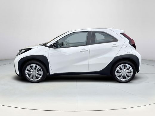 Toyota Aygo X 1.0 VVT-i MT Play **ADAPTIEVE CRUISE CONTROL/ CLIMATE CONTROL/ APPLE CARPLAY** ActivLease financial lease