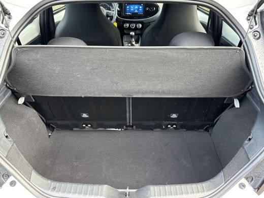 Toyota Aygo X 1.0 VVT-i MT Play **ADAPTIEVE CRUISE CONTROL/ CLIMATE CONTROL/ APPLE CARPLAY** ActivLease financial lease