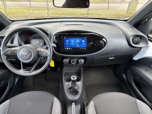 Toyota Aygo X 1.0 VVT-i MT Play **ADAPTIEVE CRUISE CONTROL/ CLIMATE CONTROL/ APPLE CARPLAY** ActivLease financial lease