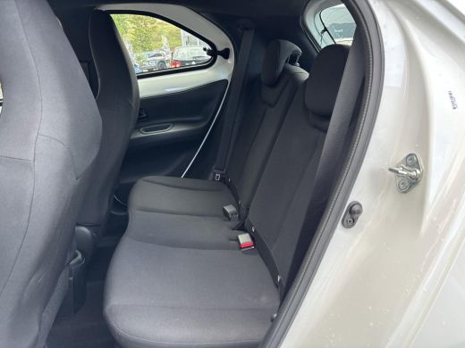Toyota Aygo X 1.0 VVT-i MT Play **ADAPTIEVE CRUISE CONTROL/ CLIMATE CONTROL/ APPLE CARPLAY** ActivLease financial lease