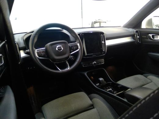 Volvo  XC40 1.5 T4 Plug-in hybrid Plus Bright Trekhaak | Elektr. verstelbare stoelen | Adaptive Cruise | All ... ActivLease financial lease
