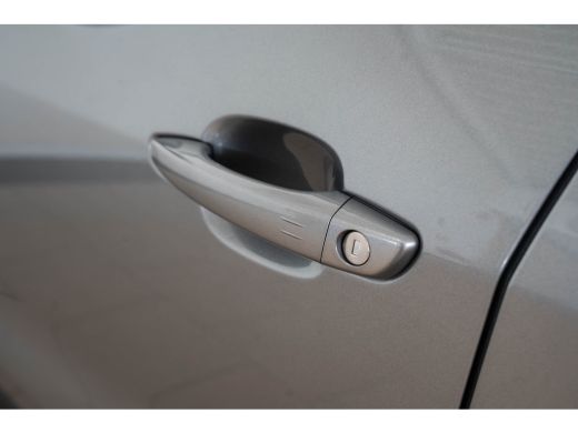 Jeep Avenger Summit 54 kWh | Tot 8 Jaar Garantie | Warmtepomp | Navigatie | Stoelverwarming | Verwarmd Voorraa... ActivLease financial lease