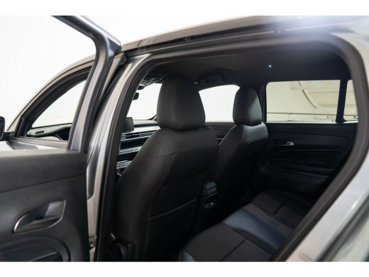 Jeep Avenger Summit 54 kWh | Tot 8 Jaar Garantie | Warmtepomp | Navigatie | Stoelverwarming | Verwarmd Voorraa... ActivLease financial lease