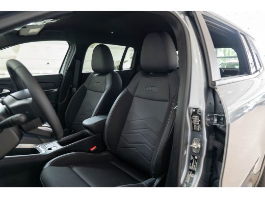Jeep Avenger Summit 54 kWh | Tot 8 Jaar Garantie | Warmtepomp | Navigatie | Stoelverwarming | Verwarmd Voorraa... ActivLease financial lease