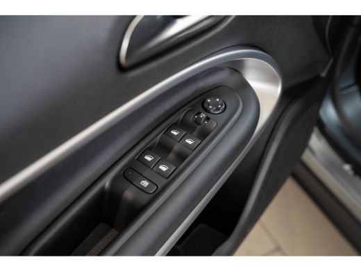Jeep Avenger Summit 54 kWh | Tot 8 Jaar Garantie | Warmtepomp | Navigatie | Stoelverwarming | Verwarmd Voorraa... ActivLease financial lease