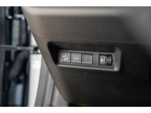 Jeep Avenger Summit 54 kWh | Tot 8 Jaar Garantie | Warmtepomp | Navigatie | Stoelverwarming | Verwarmd Voorraa... ActivLease financial lease