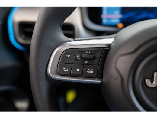 Jeep Avenger Summit 54 kWh | Tot 8 Jaar Garantie | Warmtepomp | Navigatie | Stoelverwarming | Verwarmd Voorraa... ActivLease financial lease