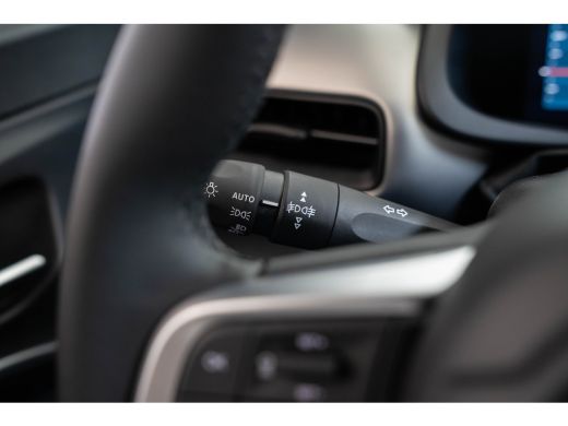 Jeep Avenger Summit 54 kWh | Tot 8 Jaar Garantie | Warmtepomp | Navigatie | Stoelverwarming | Verwarmd Voorraa... ActivLease financial lease