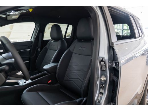 Jeep Avenger Summit 54 kWh | Tot 8 Jaar Garantie | Warmtepomp | Navigatie | Stoelverwarming | Verwarmd Voorraa... ActivLease financial lease