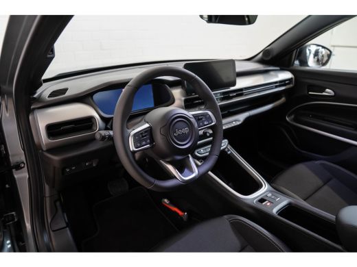 Jeep Avenger Summit 54 kWh | Tot 8 Jaar Garantie | Warmtepomp | Navigatie | Stoelverwarming | Verwarmd Voorraa... ActivLease financial lease