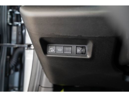 Jeep Avenger Summit 54 kWh | Tot 8 Jaar Garantie | Warmtepomp | Navigatie | Stoelverwarming | Verwarmd Voorraa... ActivLease financial lease