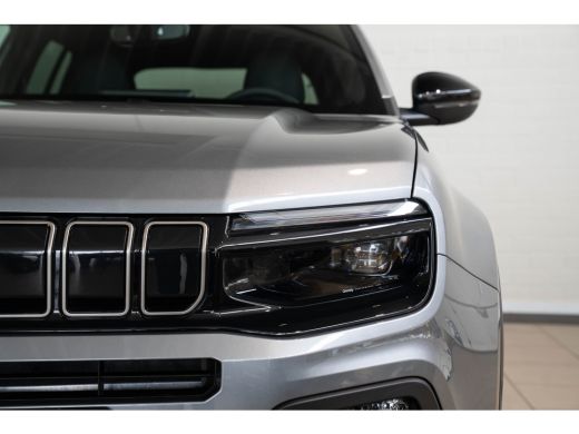 Jeep Avenger Summit 54 kWh | Tot 8 Jaar Garantie | Warmtepomp | Navigatie | Stoelverwarming | Verwarmd Voorraa... ActivLease financial lease