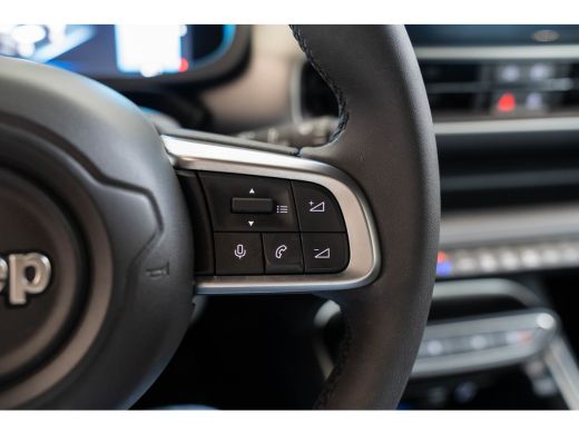 Jeep Avenger Summit 54 kWh | Tot 8 Jaar Garantie | Warmtepomp | Navigatie | Stoelverwarming | Verwarmd Voorraa... ActivLease financial lease
