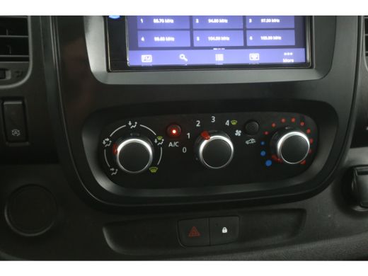 Renault Trafic 2.0 dCi 145PK L2H1 | Airco | Cruise | Camera | Carplay | 3 Zits | Trekhaak | Parkeersens. ActivLease financial lease