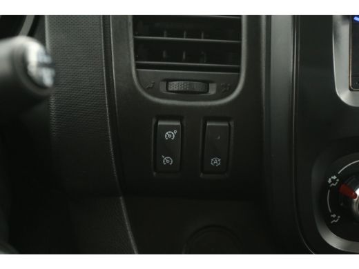 Renault Trafic 2.0 dCi 145PK L2H1 | Airco | Cruise | Camera | Carplay | 3 Zits | Trekhaak | Parkeersens. ActivLease financial lease