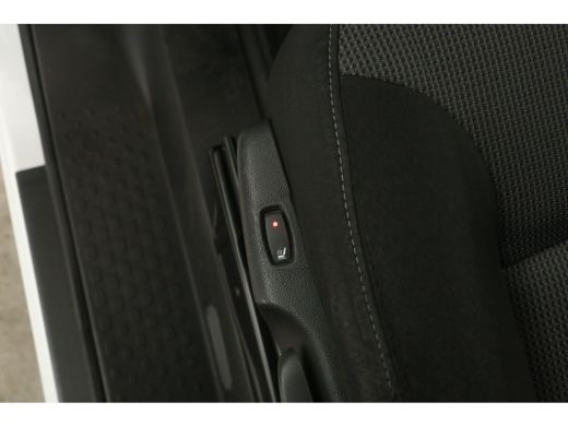Renault Trafic 2.0 dCi 145PK L2H1 | Airco | Cruise | Camera | Carplay | 3 Zits | Trekhaak | Parkeersens. ActivLease financial lease