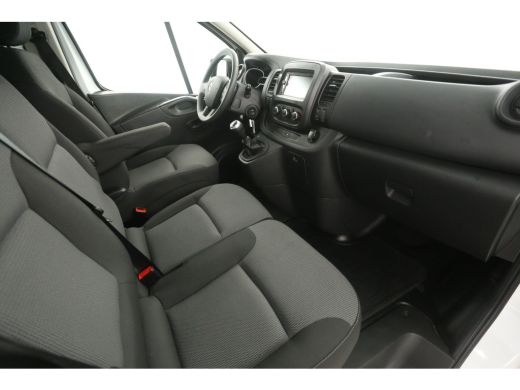 Renault Trafic 2.0 dCi 145PK L2H1 | Airco | Cruise | Camera | Carplay | 3 Zits | Trekhaak | Parkeersens. ActivLease financial lease