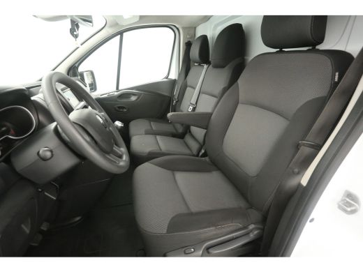 Renault Trafic 2.0 dCi 145PK L2H1 | Airco | Cruise | Camera | Carplay | 3 Zits | Trekhaak | Parkeersens. ActivLease financial lease