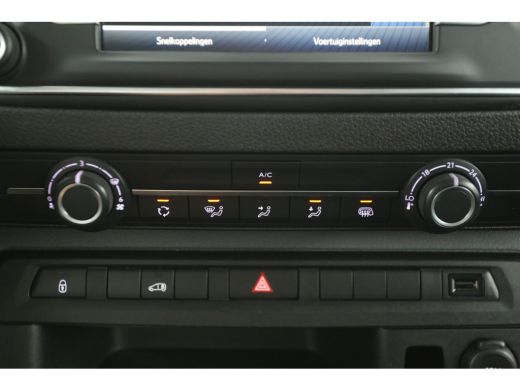Toyota ProAce 2.0D L3H1 | Automaat | Airco | Cruise | Camera | 3 Zits | Carplay | Parkeersens. ActivLease financial lease