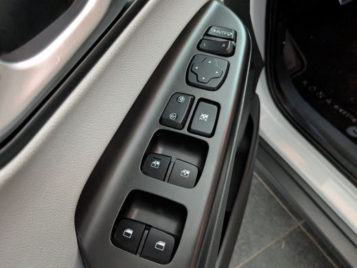 Hyundai Kona EV Business 64 kWh | SOH 100% | BLISS | Leder | Elek. Stoelen | Warmetepomp | ACC | Apple Carplay... ActivLease financial lease