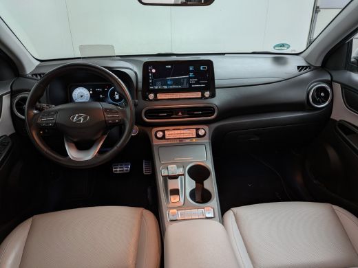 Hyundai Kona EV Business 64 kWh | SOH 100% | BLISS | Leder | Elek. Stoelen | Warmetepomp | ACC | Apple Carplay... ActivLease financial lease