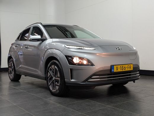 Hyundai Kona EV Pure 64 kWh | Trekhaak | Camera | ACC | Parkeersensoren | Apple Carplay | Achteruitrijcamera |... ActivLease financial lease
