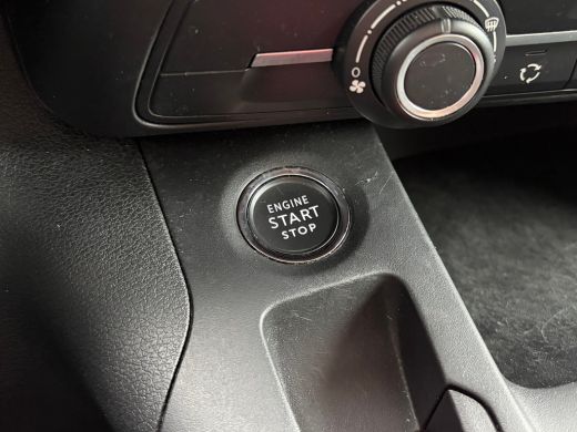 Opel Combo 1.5 BlueHDi 100 S&S L1 | 3 ZITS| NAVIGATIE + APPLE CARPLAY/ANDROID AUTO| HOUTEN VLOER IN LAADRUIM... ActivLease financial lease