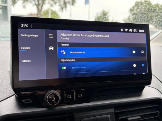 Opel Combo 1.5 BlueHDi 100 S&S L1 | 3 ZITS| NAVIGATIE + APPLE CARPLAY/ANDROID AUTO| HOUTEN VLOER IN LAADRUIM... ActivLease financial lease