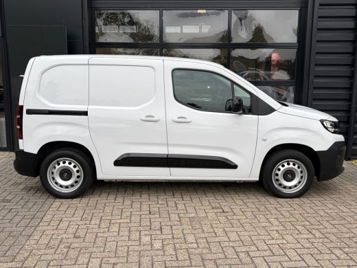Opel Combo 1.5 BlueHDi 100 S&S L1 | 3 ZITS| NAVIGATIE + APPLE CARPLAY/ANDROID AUTO| HOUTEN VLOER IN LAADRUIM... ActivLease financial lease