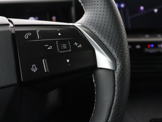 Opel Grandland | Adaptive cruise | Stuur/stoel verwarming | Trekhaak | Head-up | 360 Camera | Park assist | Carp... ActivLease financial lease