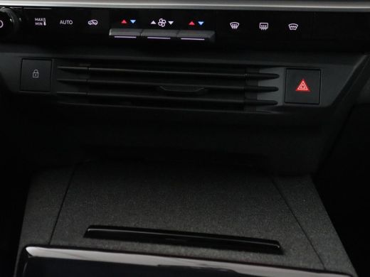 Opel Grandland | Adaptive cruise | Stuur/stoel verwarming | Trekhaak | Head-up | 360 Camera | Park assist | Carp... ActivLease financial lease