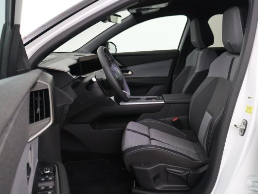 Opel Grandland | Adaptive cruise | Stuur/stoel verwarming | Trekhaak | Head-up | 360 Camera | Park assist | Carp... ActivLease financial lease