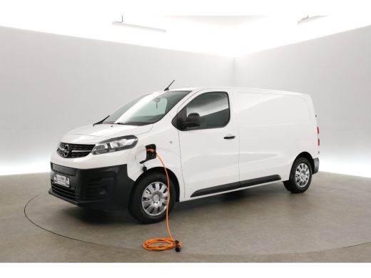 Opel Vivaro-e 50 kWh L2H1 | Snelladen | SOH 92% | Airco | Cruise | 3 Zits | Parkeersens. ActivLease financial lease